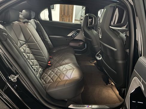 Used 2025 BMW 740i xDrive image 21
