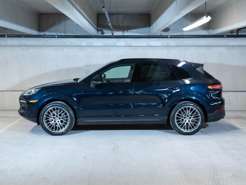 Certified 2023 Porsche Cayenne S Platinum AWD/4WD image 2