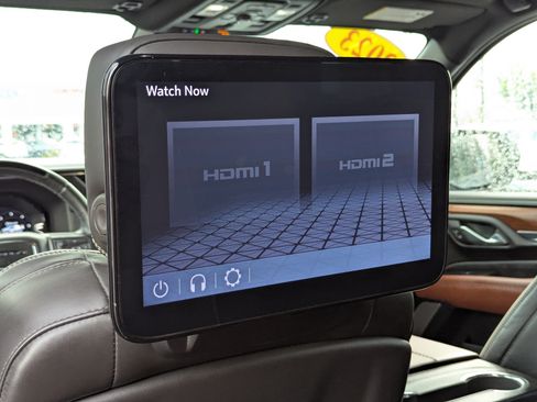 Used 2023 GMC Yukon Denali Ultimate w/ LPO, Floor Liner Package AWD/4WD image 19