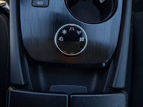 Used 2023 Nissan Rogue S AWD/4WD image 17