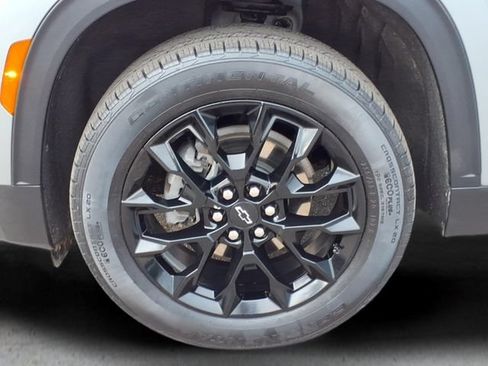 Used 2024 Chevrolet Traverse LT w/ Midnight/Sport Edition FWD image 9