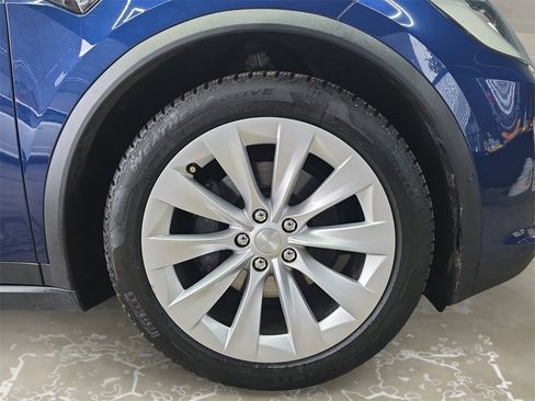 Used 2017 Tesla Model X 90D image 14