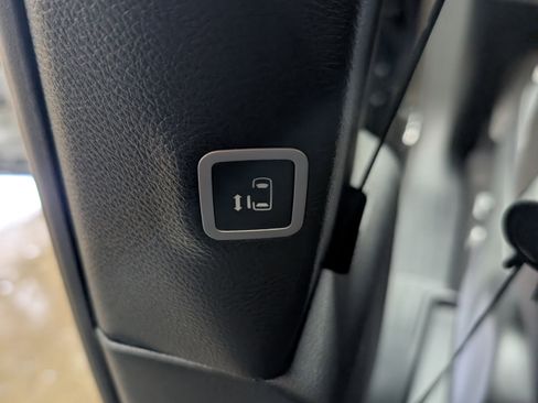 New 2026 Chrysler Pacifica Select image 11