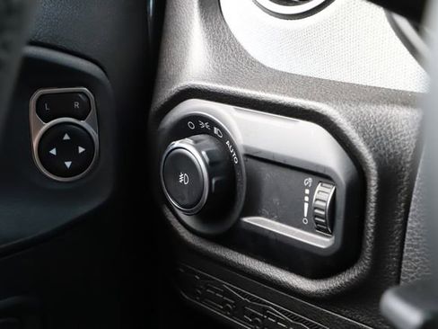 Used 2025 Jeep Wrangler Unlimited Sport AWD/4WD image 35