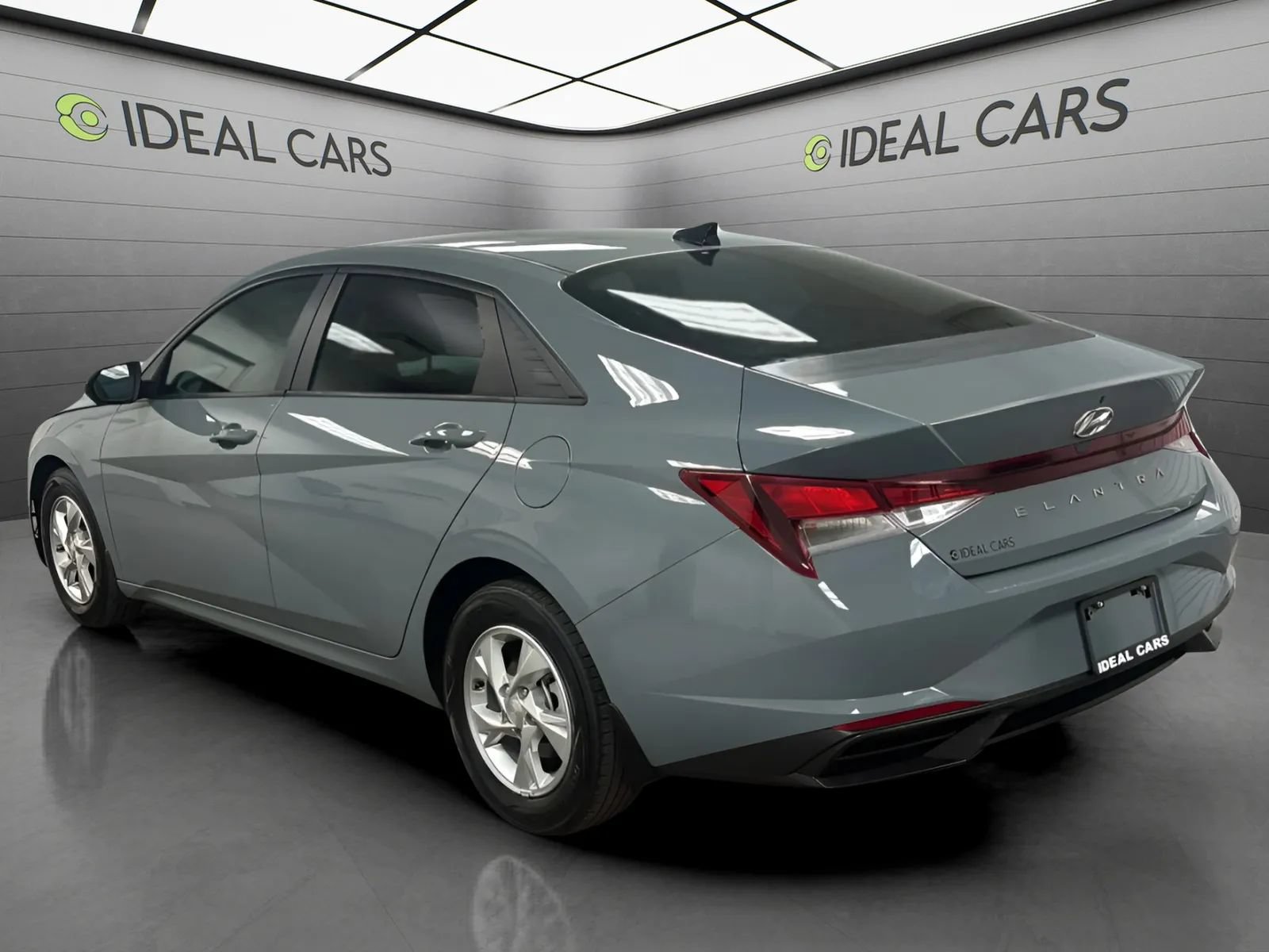 Used 2023 Hyundai Elantra SE FWD image 7