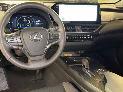 Certified 2025 Lexus UX 300h 300h Premium w/ Accessory Package (Z1) image 18