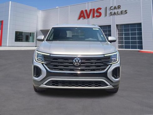 Used 2025 Volkswagen Atlas Cross Sport SE FWD image 2