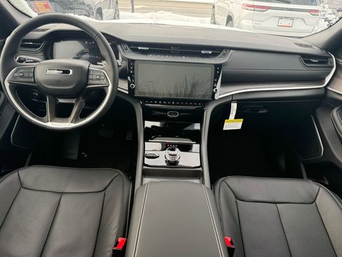 New 2026 Jeep Grand Cherokee Limited AWD/4WD image 12