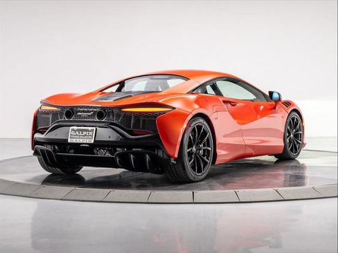 Used 2023 McLaren Artura image 5