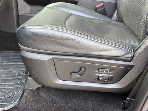 Used 2016 RAM 1500 Laramie w/ Convenience Group image 28