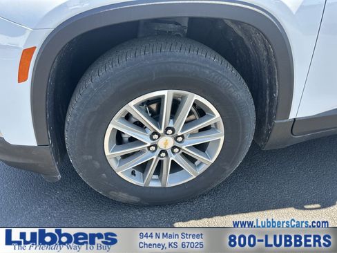Used 2023 Chevrolet Traverse LT FWD image 10