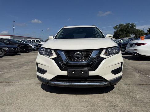 Used 2018 Nissan Rogue SV AWD/4WD image 2