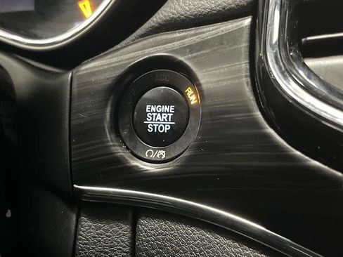 Used 2019 Jeep Grand Cherokee Limited w/ Trailer Tow Group IV image 23