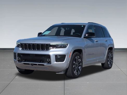 Used 2024 Jeep Grand Cherokee Overland w/ Luxury Tech Group IV image 10