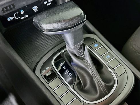 Used 2025 Hyundai Kona SEL FWD image 24