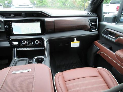 New 2026 GMC Sierra 2500 Denali Ultimate image 13