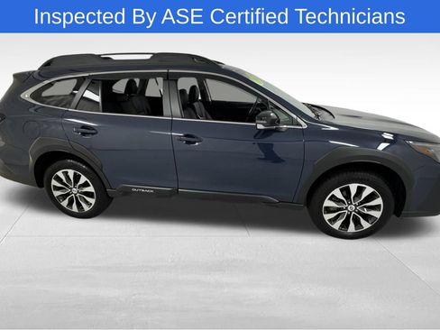 Used 2025 Subaru Outback Limited AWD/4WD image 2
