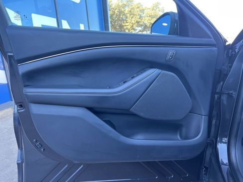 Used 2022 Ford Mustang Mach-E Select image 23