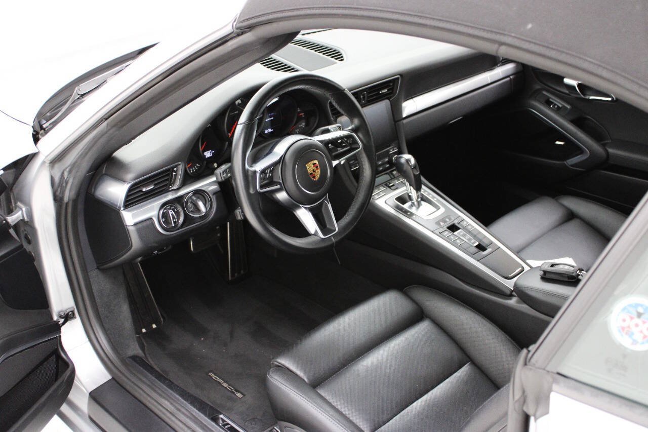 Used 2017 Porsche 911 Carrera image 30
