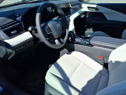 Used 2026 Toyota Camry XLE image 9