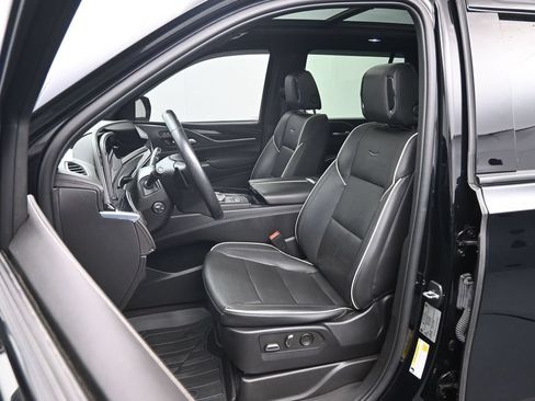 Used 2022 Cadillac Escalade Sport w/ Touring Package AWD/4WD image 20