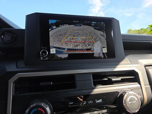 Used 2026 Toyota Tacoma SR AWD/4WD image 32