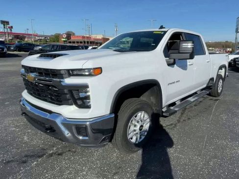 Used 2024 Chevrolet Silverado 2500 LT image 5