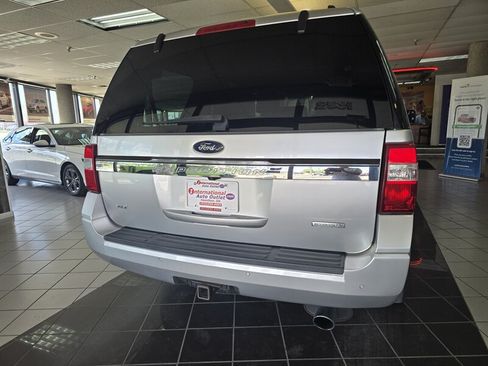 Used 2017 Ford Expedition XLT w/ Equipment Group 202A RWD image 5