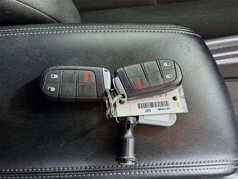 Used 2023 Dodge Durango SXT Launch Edition image 34