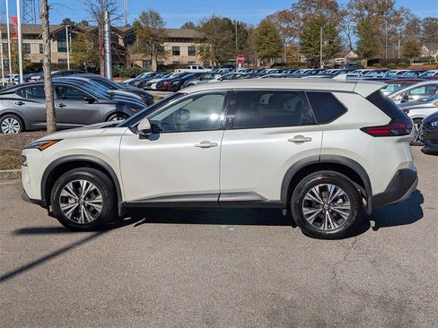 Used 2021 Nissan Rogue SV image 8