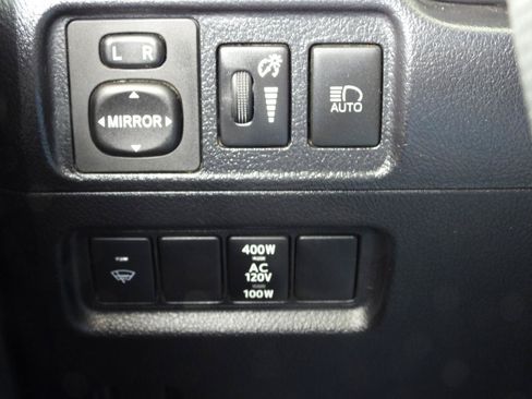 Used 2020 Toyota 4Runner SR5 AWD/4WD image 93