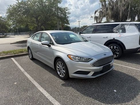 Used 2017 Ford Fusion S FWD image 2
