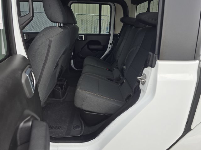 Used 2022 Jeep Gladiator Sport AWD/4WD image 10