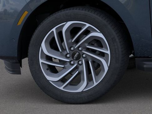 New 2026 Lincoln Navigator L Premier AWD/4WD image 19