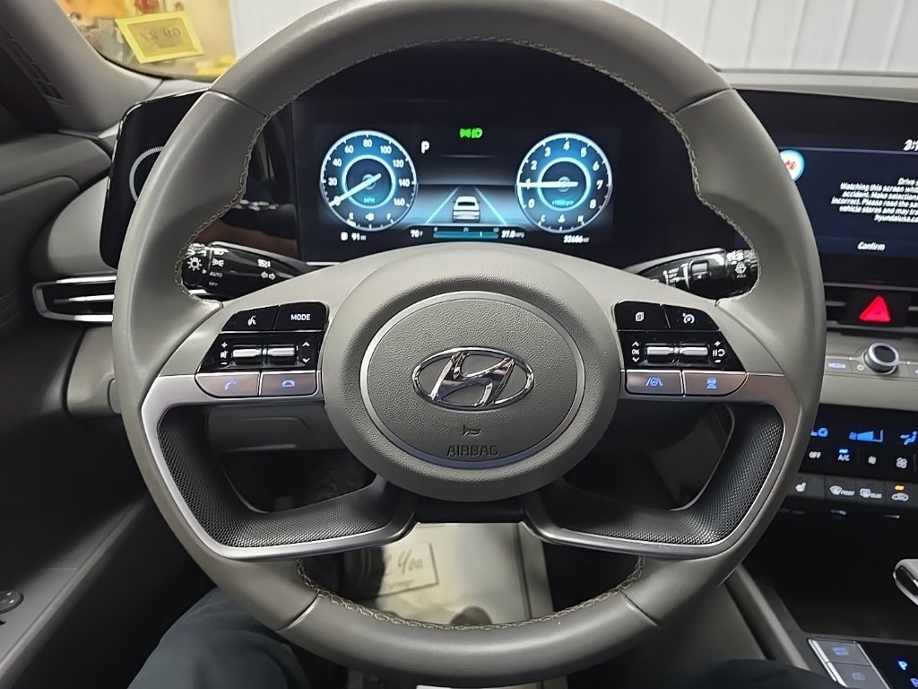 Used 2023 Hyundai Elantra SEL w/ Convenience Package FWD image 18