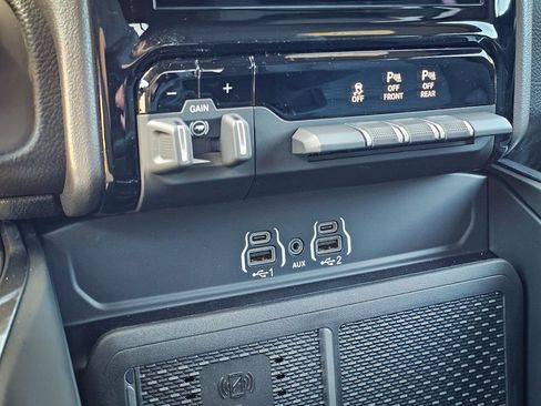 New 2026 RAM 1500 4x4 Crew Cab image 24