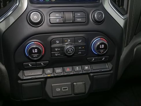 Used 2022 Chevrolet Silverado 1500 LT AWD/4WD image 23