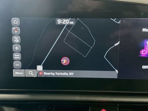 Used 2025 Kia Niro EX FWD image 13