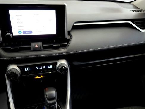 Certified 2025 Toyota RAV4 LE AWD/4WD image 29