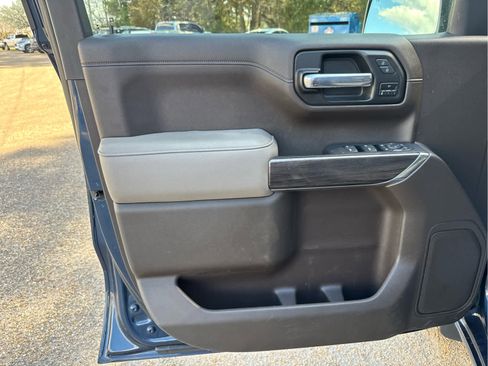 Used 2021 Chevrolet Silverado 1500 LTZ image 24