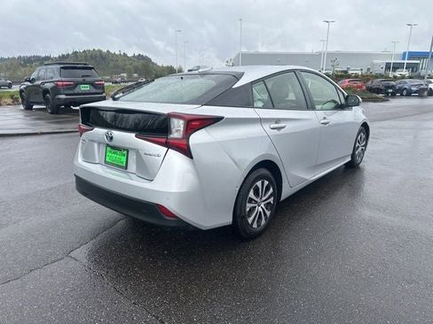 Used 2022 Toyota Prius LE AWD/4WD image 6