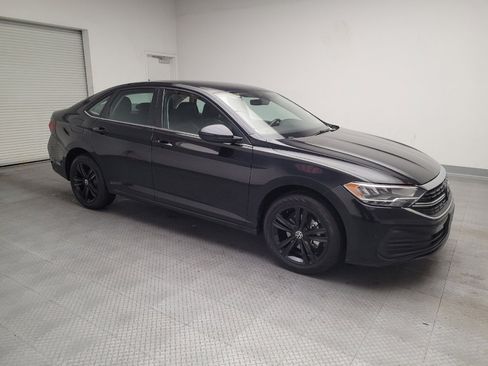 Used 2024 Volkswagen Jetta SE image 11