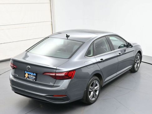 Used 2022 Volkswagen Jetta SE w/ Panoramic Sunroof Package FWD image 30