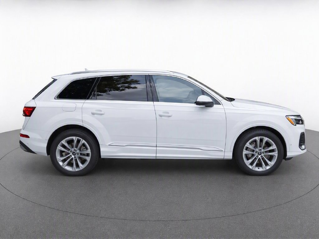 Used 2025 Audi Q7 3.0T Premium Plus AWD/4WD image 7