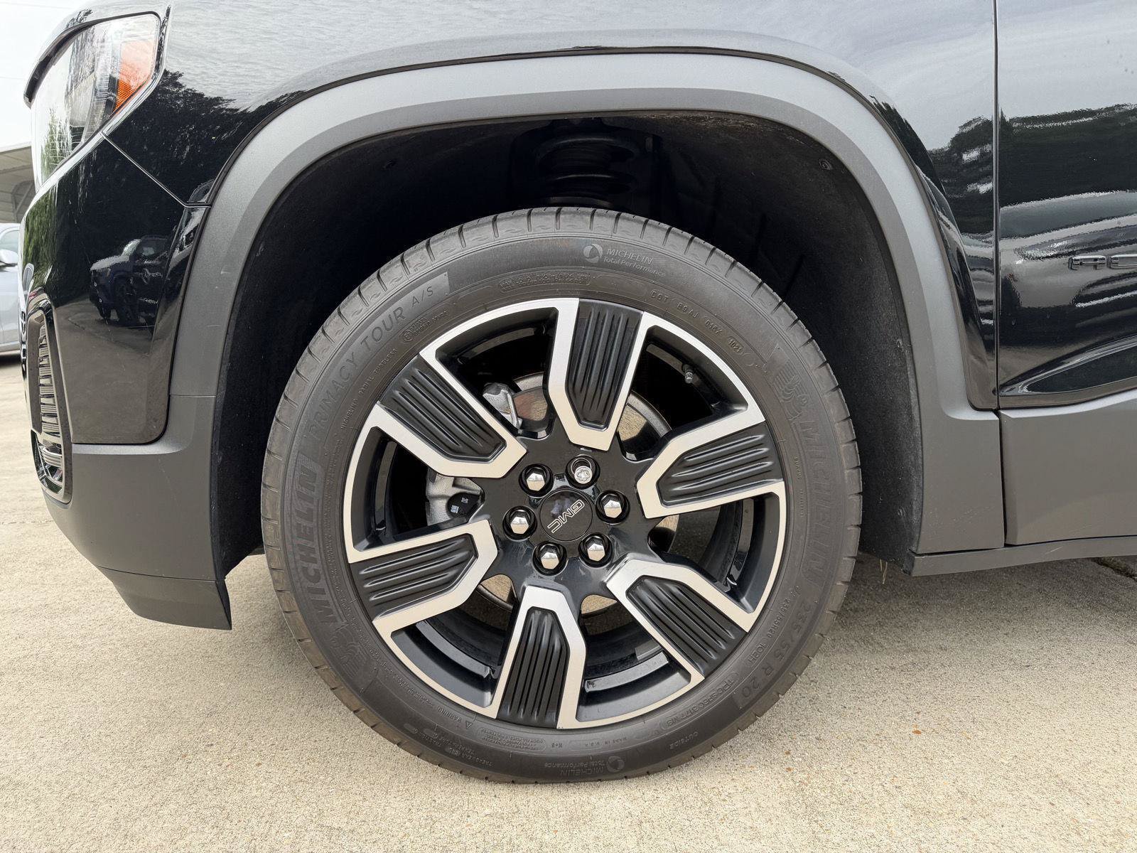 Used 2021 GMC Acadia SLE w/ Driver Convenience Package FWD image 4