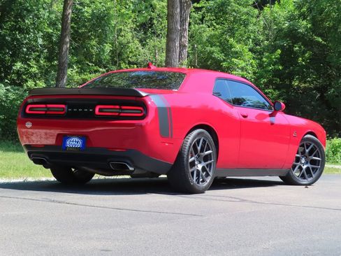Used 2016 Dodge Challenger R/T Scat Pack w/ Leather Interior Group RWD image 37