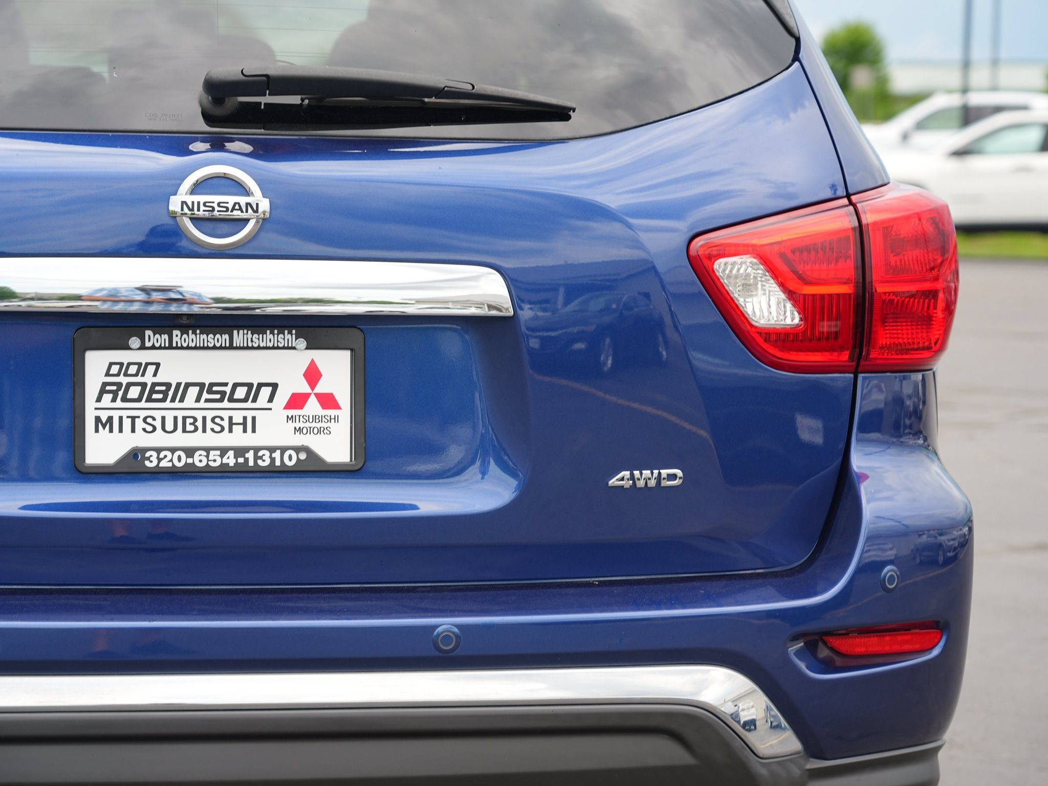 Used 2020 Nissan Pathfinder S AWD/4WD image 11