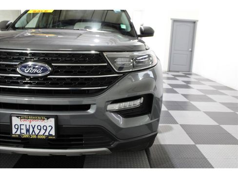 Used 2023 Ford Explorer XLT w/ Equipment Group 202A image 8