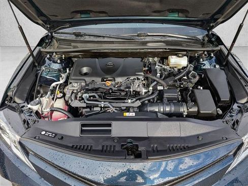 Used 2020 Toyota Camry LE image 19