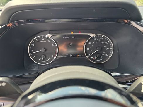 Used 2022 Nissan Pathfinder SV AWD/4WD image 26